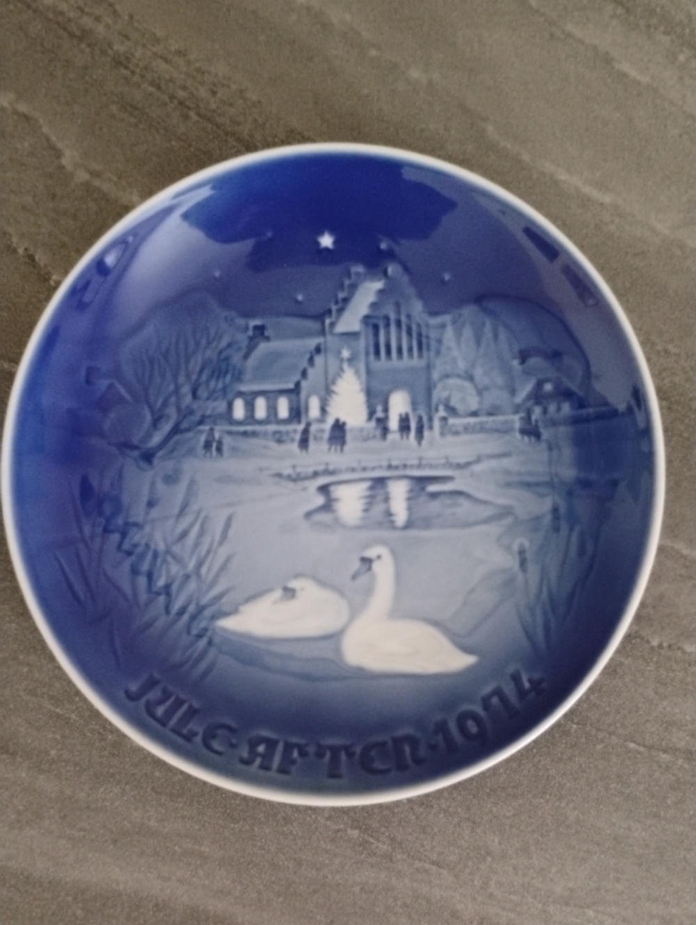 1974 Bing & Grøndahl Jule Aften Christmas In The Village Collector Plate